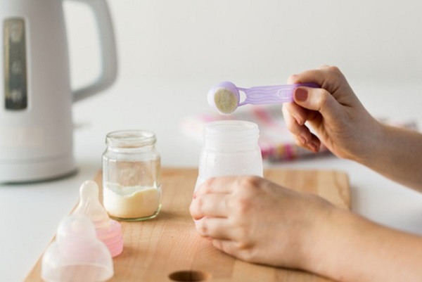 cách pha sữa non cho trẻ sơ sinh