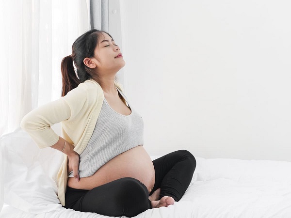đau thắt lưng khi mang thai