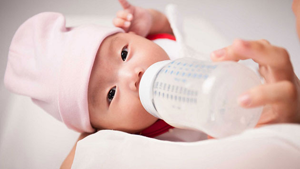 Sữa non có tốt cho trẻ sơ sinh và trẻ nhỏ không?