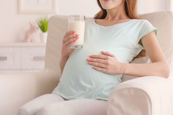 Mẹ bầu có thể sử dụng sữa bầu vào tháng đầu mang thai