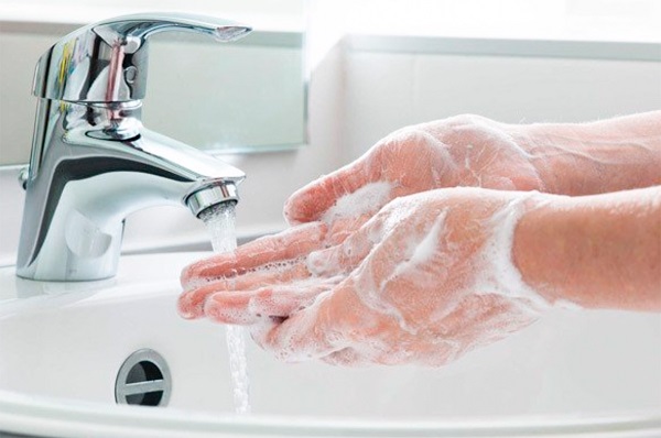 rửa tay thường xuyên